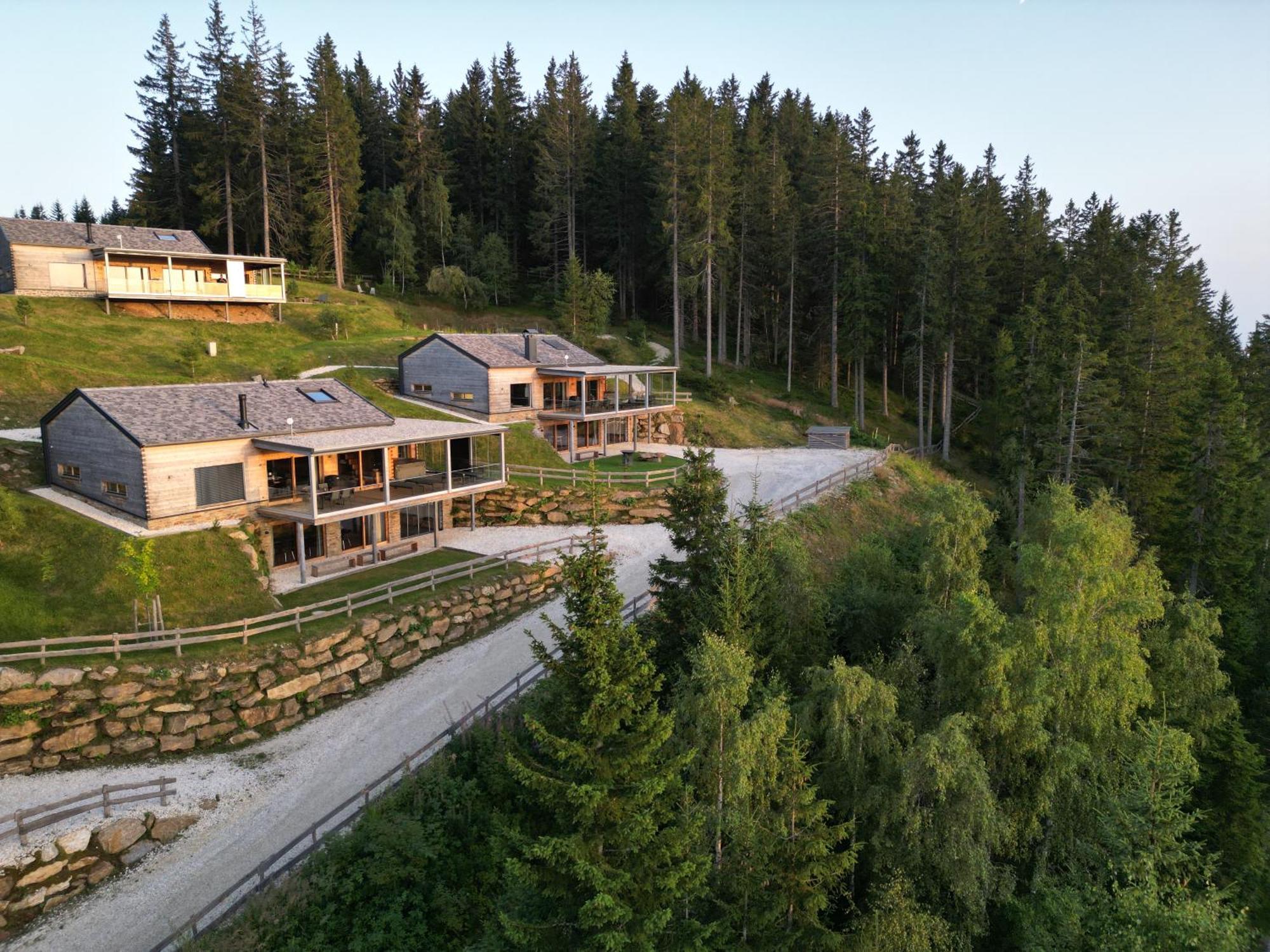 Brandlalm Chalets Gundisch Exterior photo